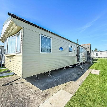 6 Berth Staycation Caravan Nearby Clacton-On-Sea In Essex Ref 26254E Екстериор снимка
